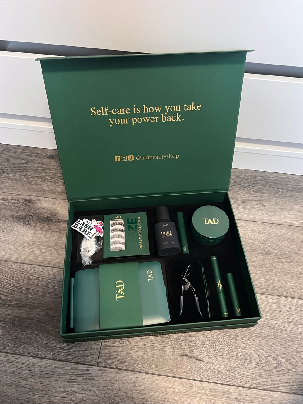 New in box- TAD Beauty lash Kit